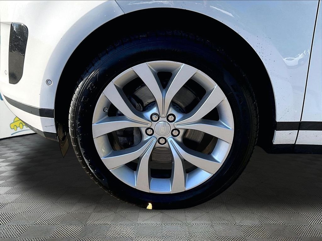 Used 2020 White Land Rover SE image 22