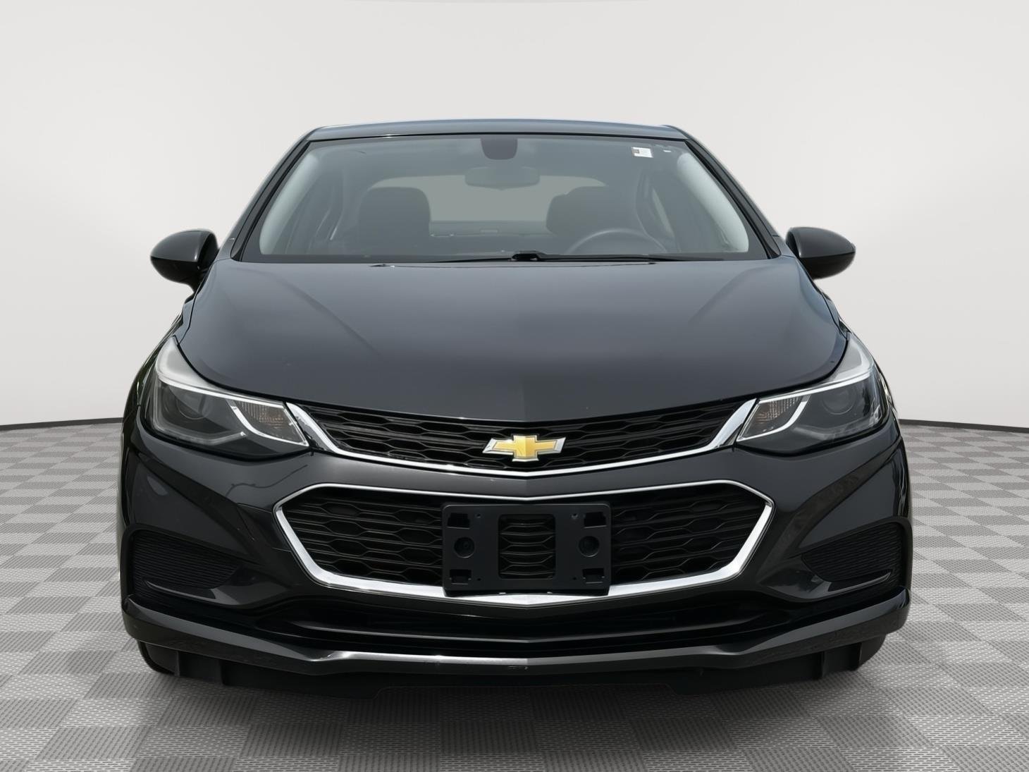 Used 2017 Chevrolet Cruze LT with VIN 1G1BE5SM3H7231686 for sale in Kansas City