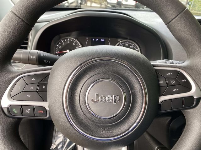 Used 2023 Black Clearcoat Jeep Latitude image 12
