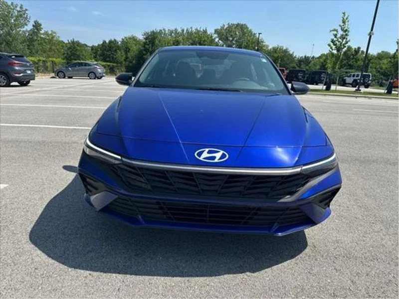 Used 2025 Intense Blue Hyundai SEL Sport image 8