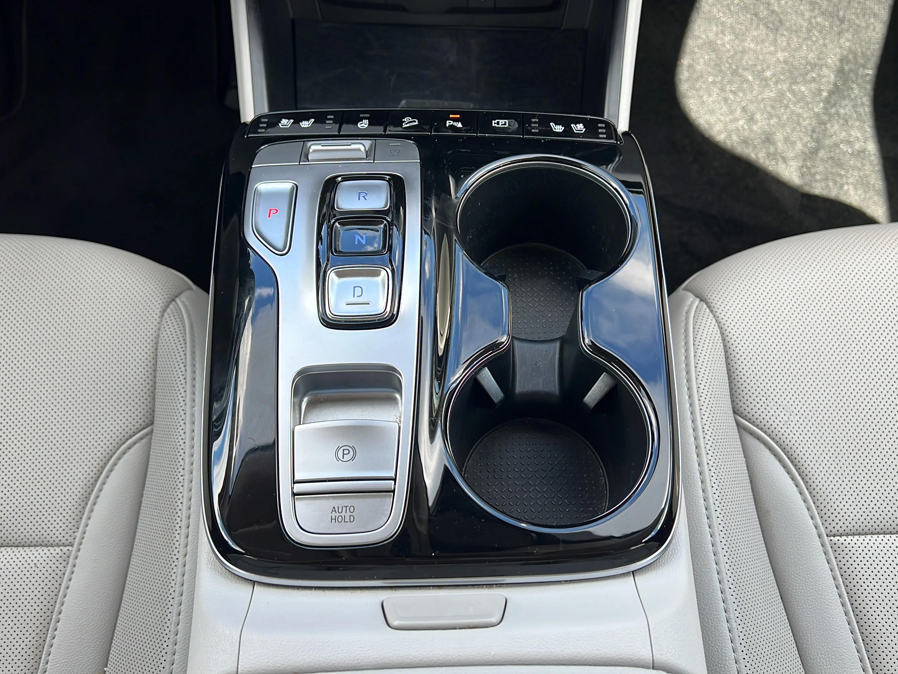 Used 2024 Shimmering Silver Hyundai Limited image 18