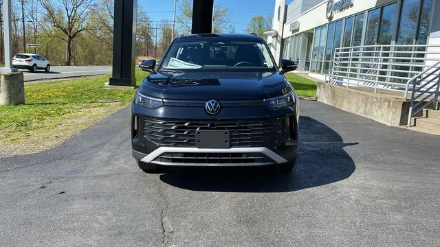 New 2026 Black Volkswagen 2.0T SE image 2