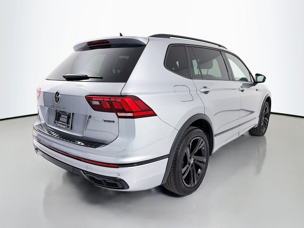 Used 2024 Pyrite Silver Metallic Volkswagen 2.0T SE R-Line Black 4MOTION image 7
