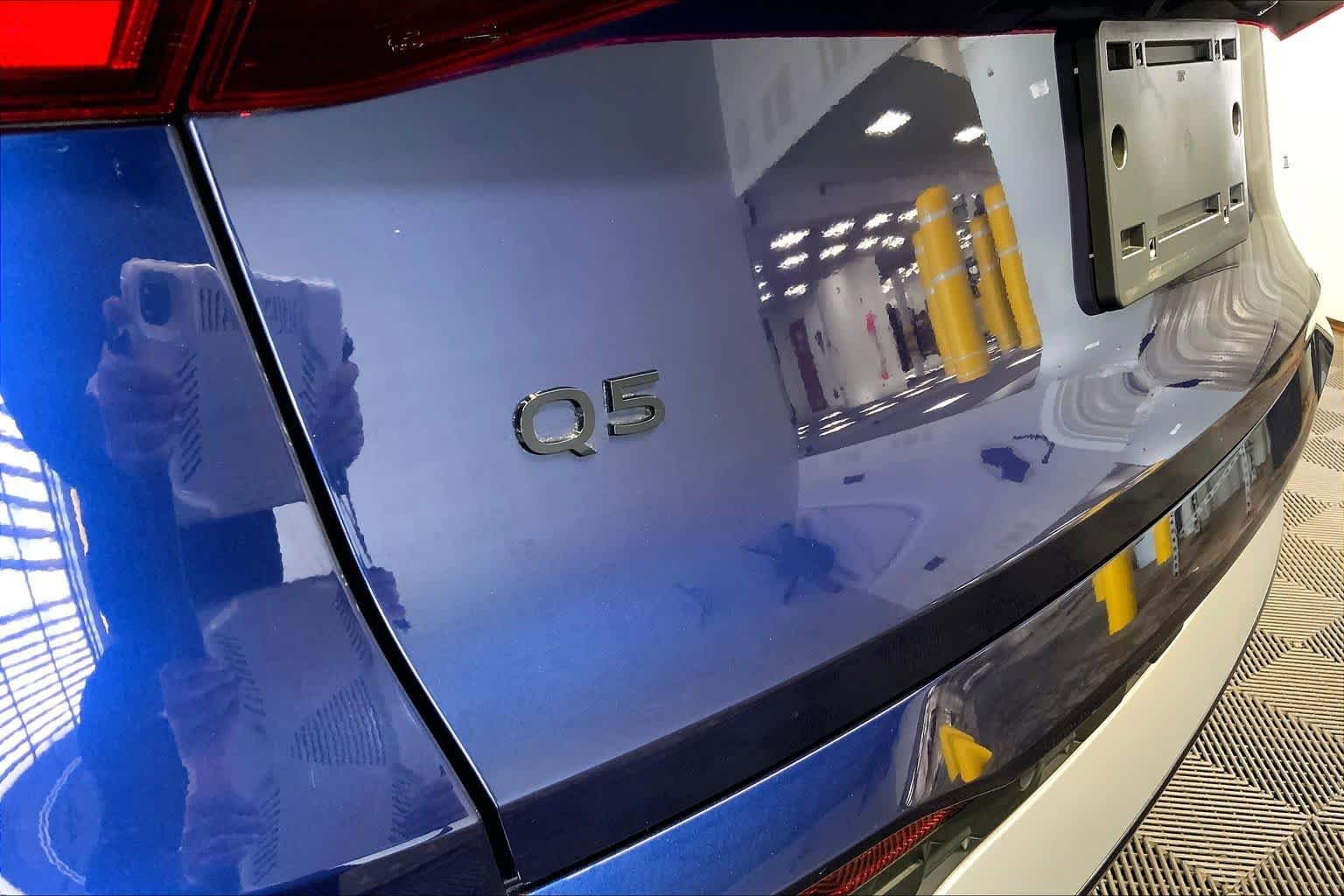 Used 2025 Navarra Blue Metallic Audi Premium image 10