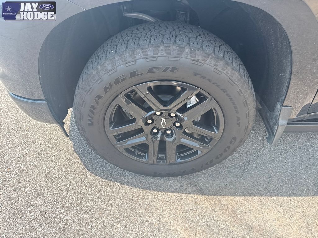Used 2025 Black Chevrolet High Country image 32