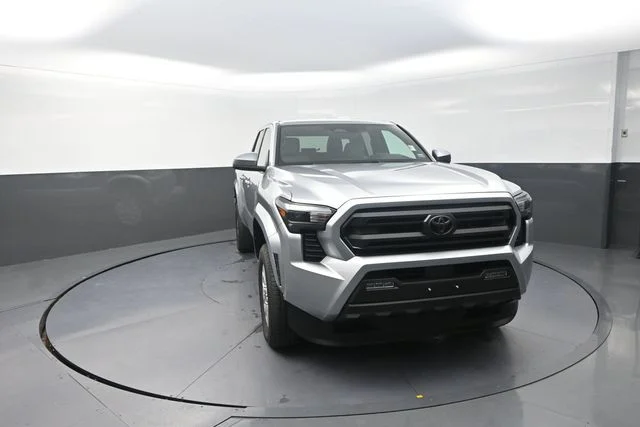 Used 2025 Silver Toyota SR5 image 31