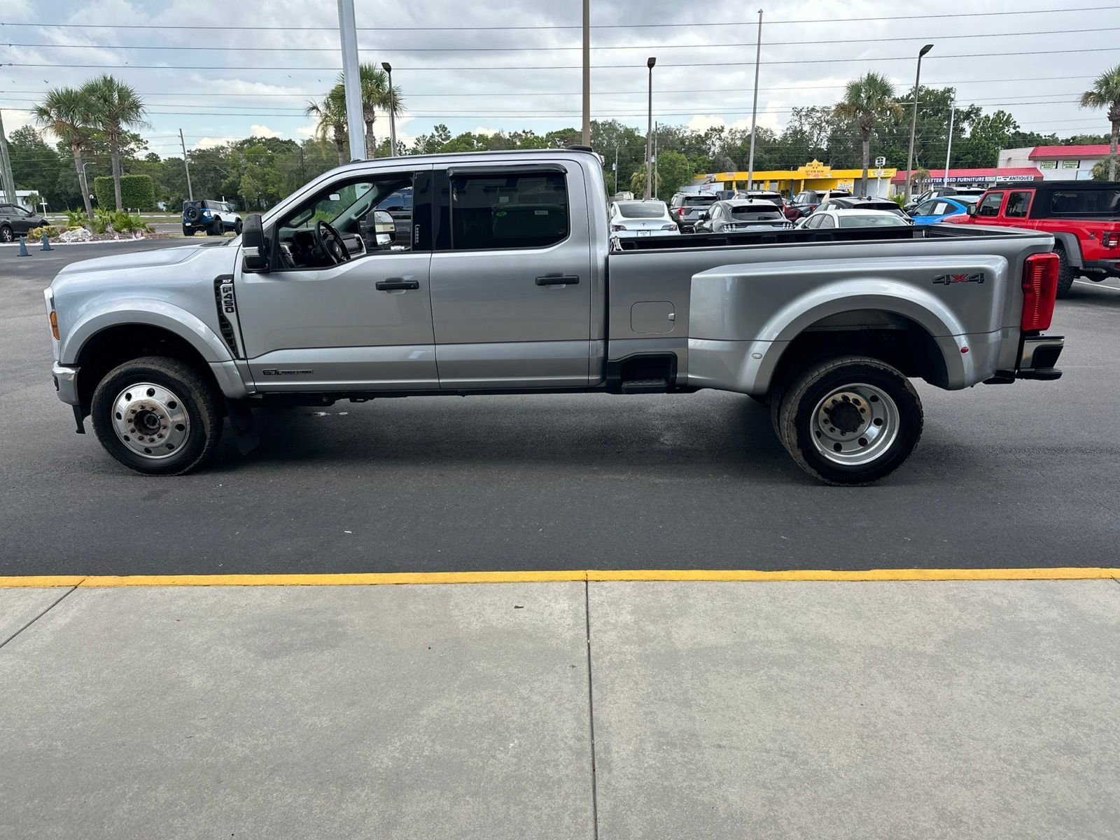 Used 2024 Silver Metallic Ford XLT image 7