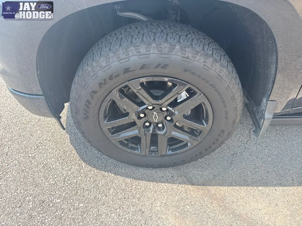 Used 2025 Black Chevrolet High Country image 32