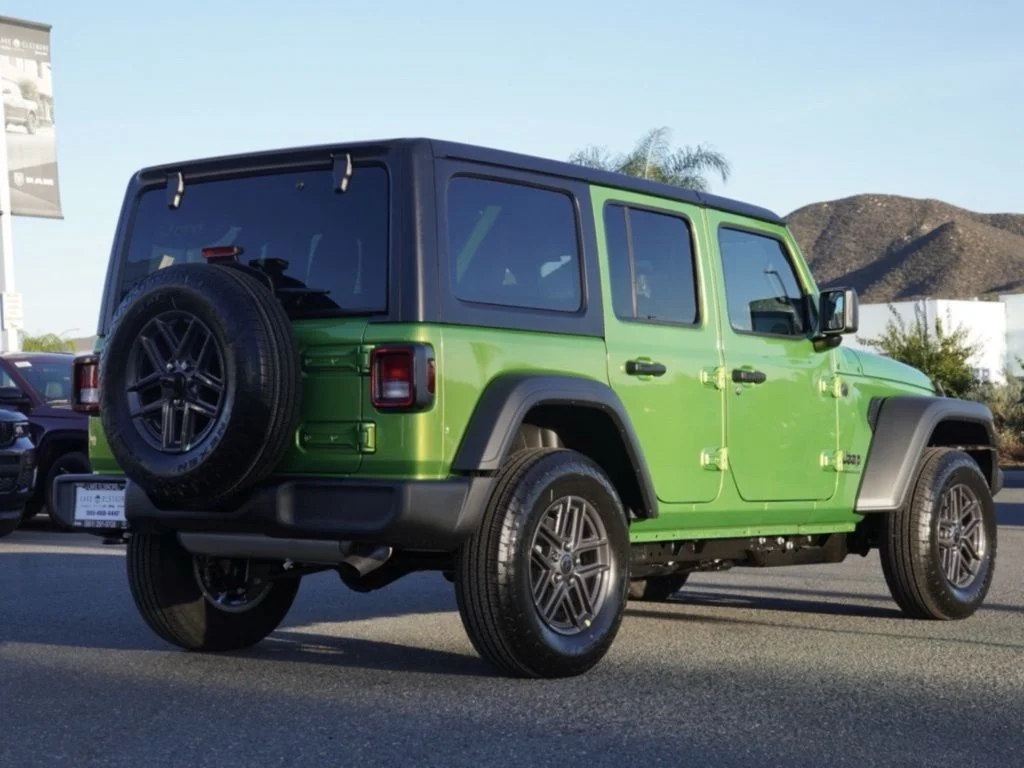 New 2026 Mojito Clearcoat Jeep Sport S image 4