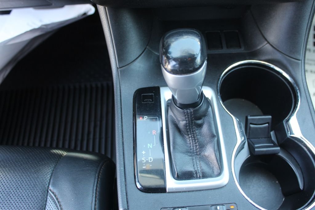 Used 2014 Gray Toyota Limited image 23