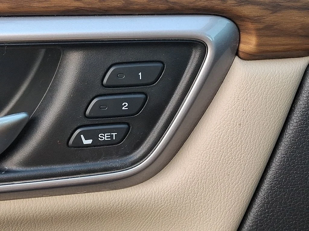 Used 2017 Gold Honda EX-L image 28