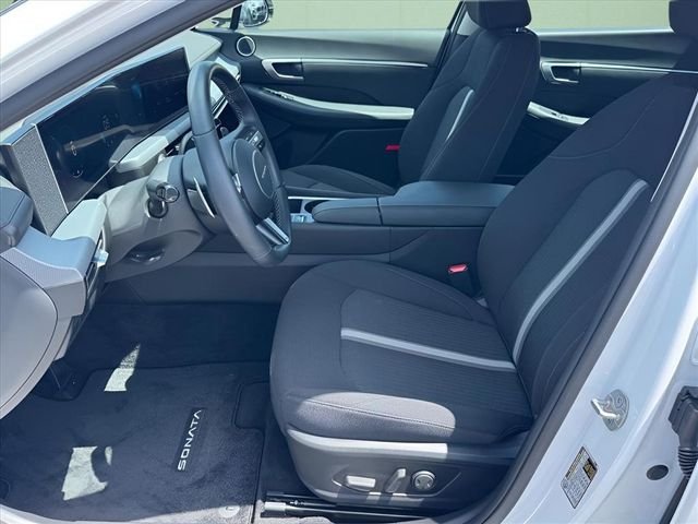 Used 2026 White Hyundai SEL Sport image 6