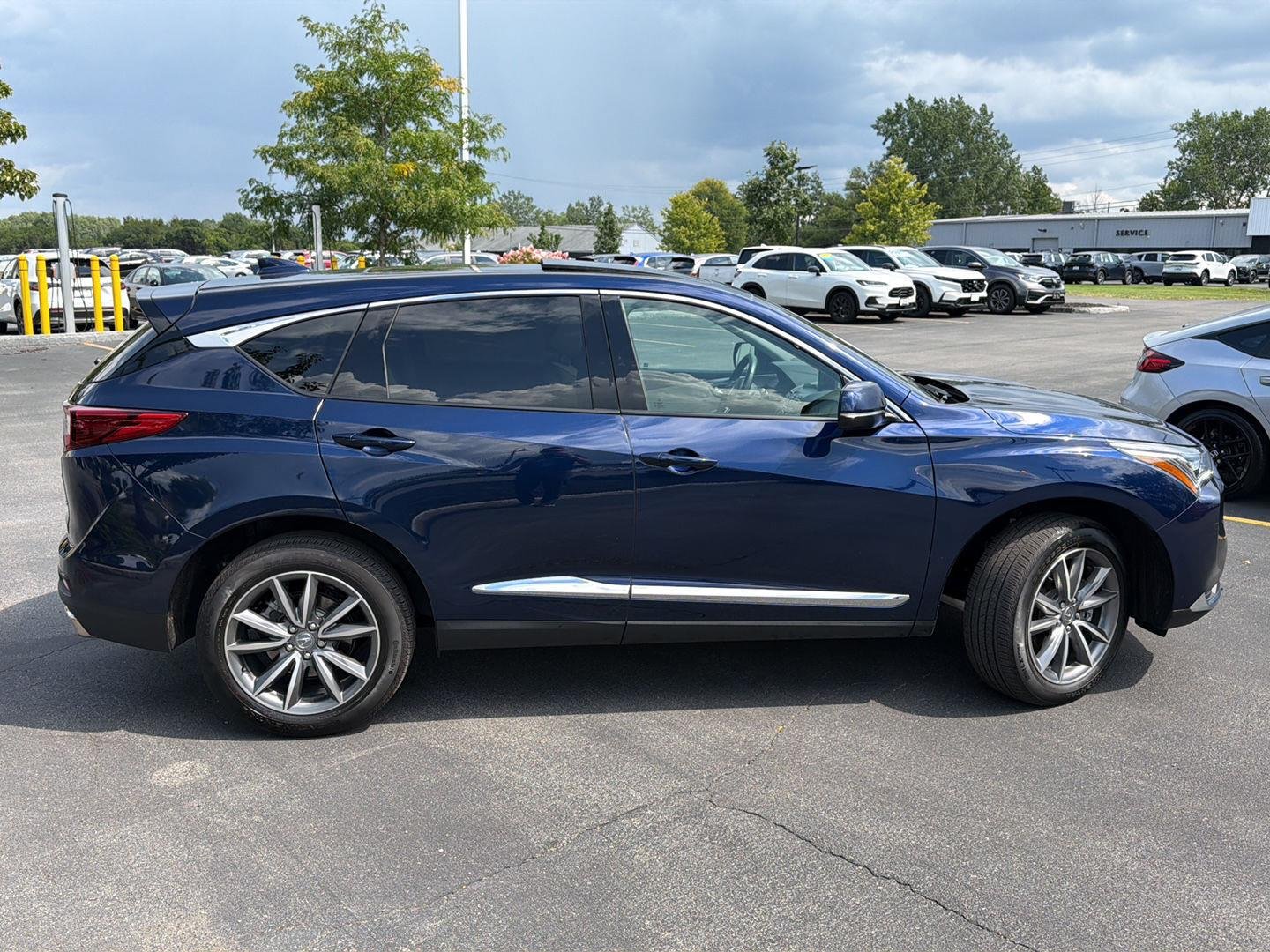 Used 2024 Fathom Blue Pearl Acura SH-AWD w/Tech image 8