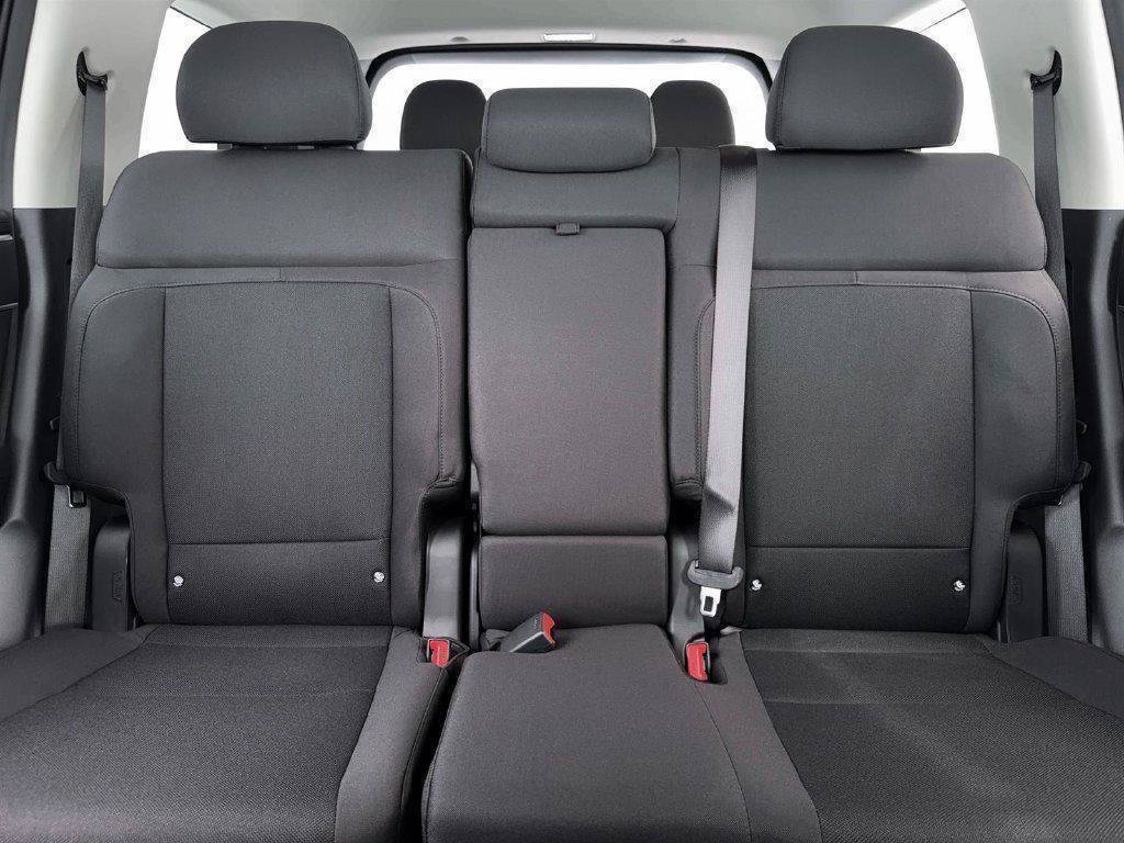 Used 2027 Gray Hyundai SE image 16