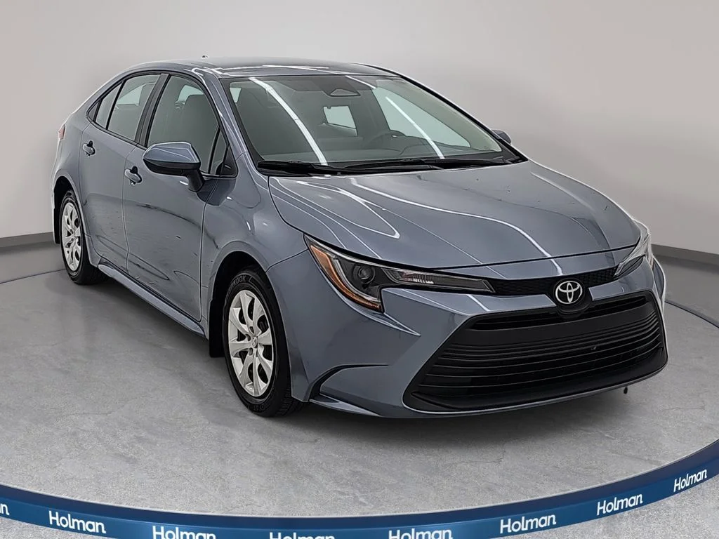 Used 2026  Toyota LE image 3