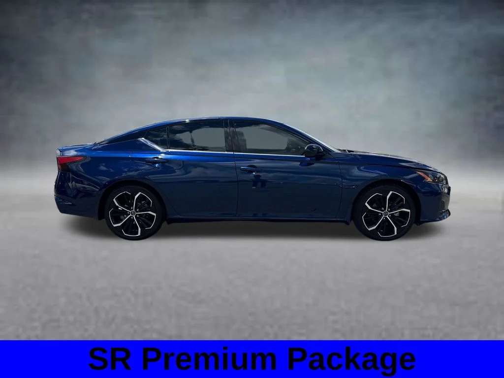 Used 2023 Deep Blue Pearl Nissan 2.5 SR image 4