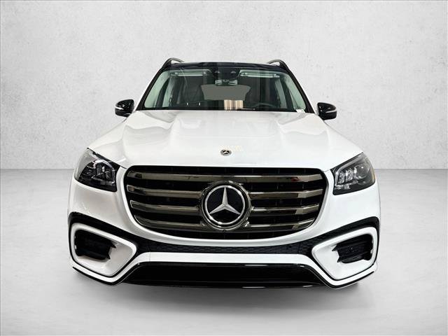 New 2026 MANUFAKTUR Moonlight White Metallic Mercedes-Benz GLS 450 image 32
