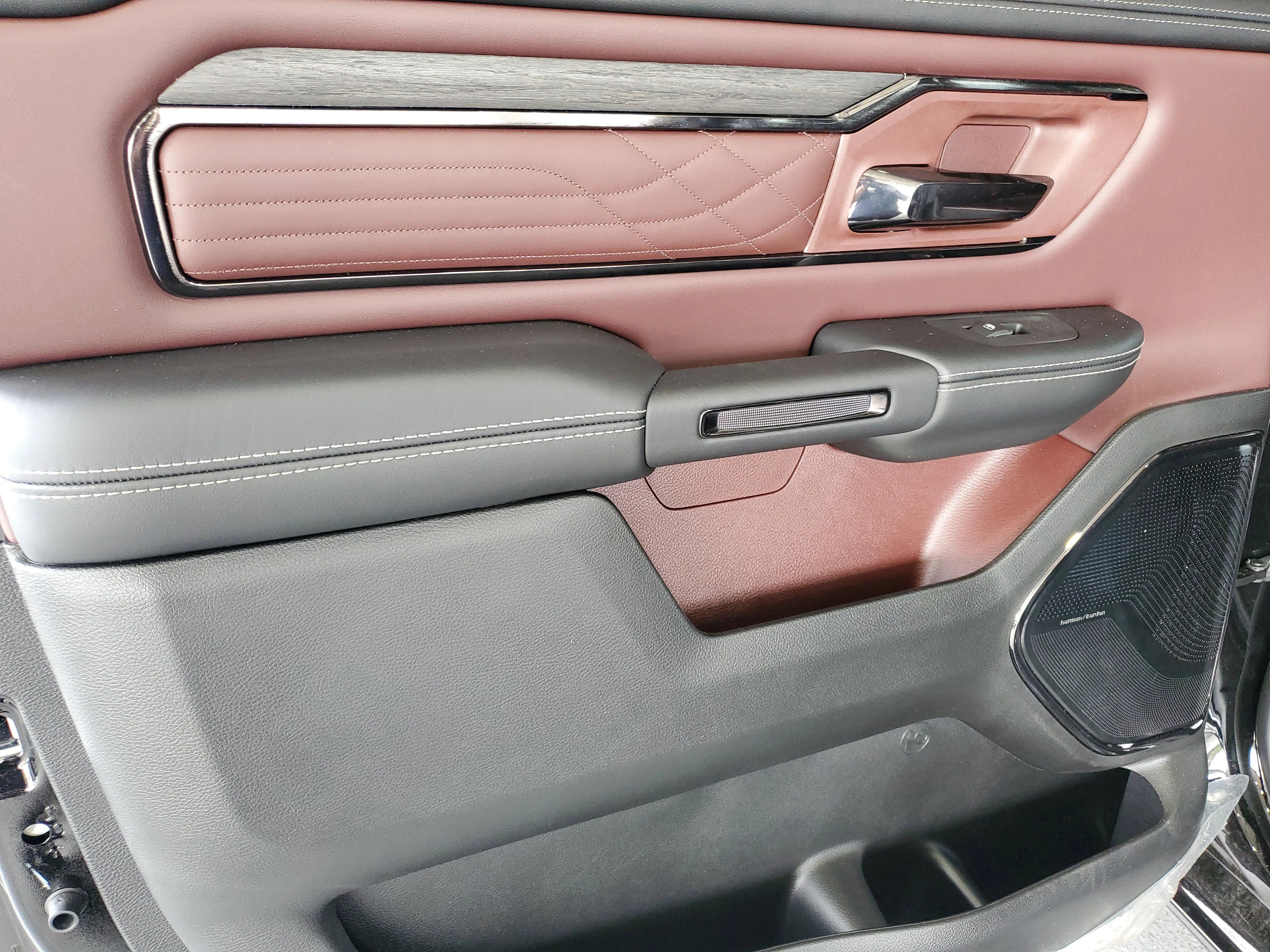 New 2026 Diamond Black Crystal Pearl-Coat Exterior Paint RAM Limited image 13