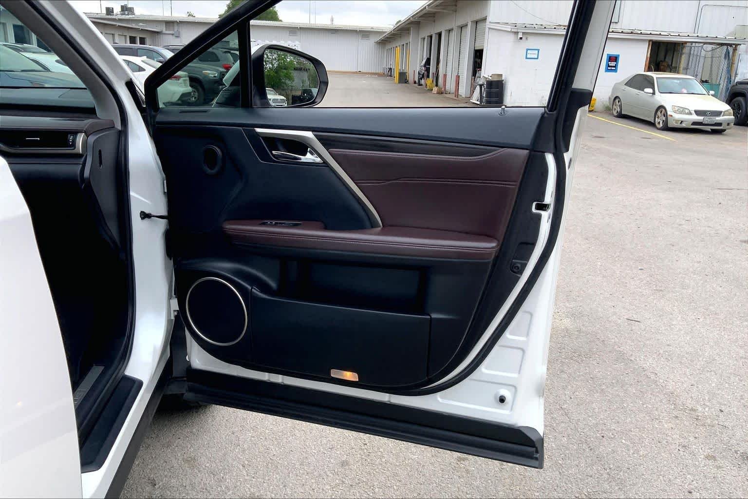Used 2019 Eminent White Pearl Lexus  image 22