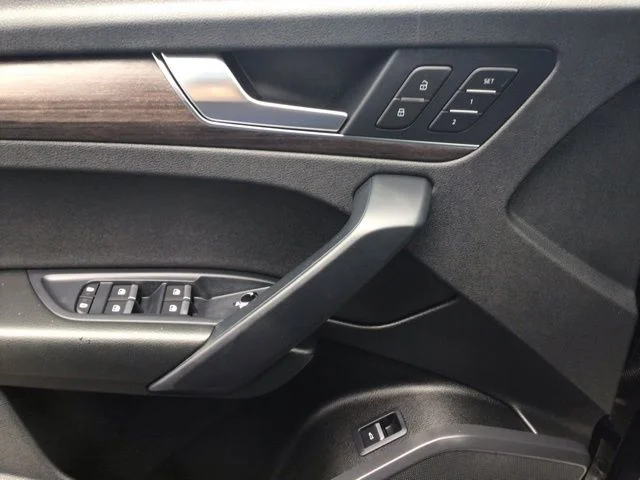Used 2021 Navarra Blue Metallic Audi 45 Premium image 18
