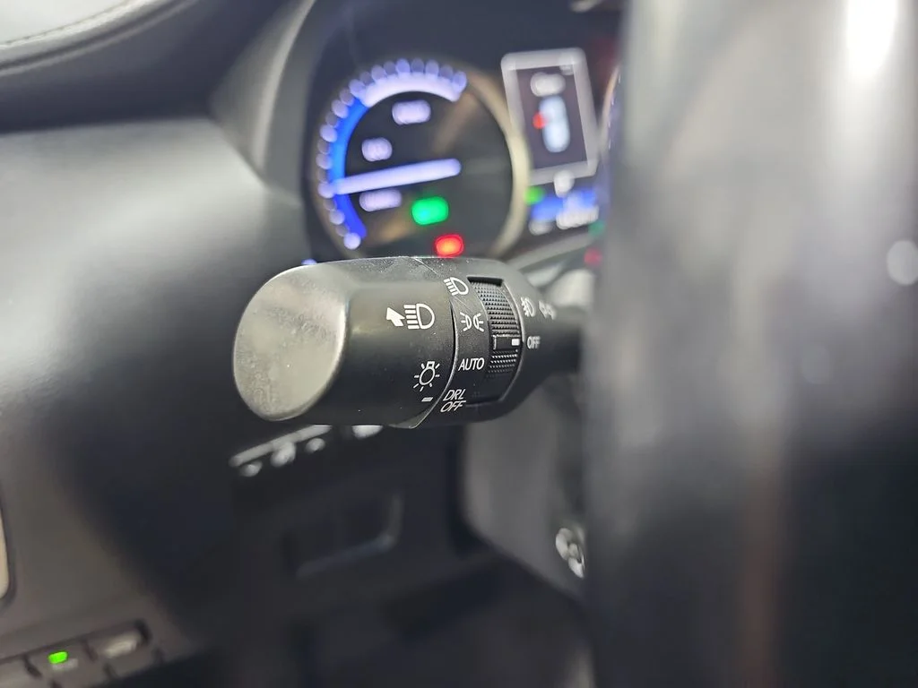 Used 2018 Gray Lexus 300h image 28