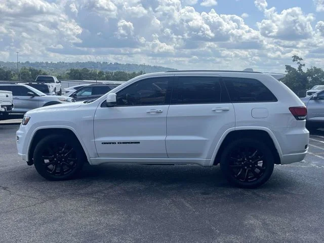 Used 2020 White Jeep Altitude image 7