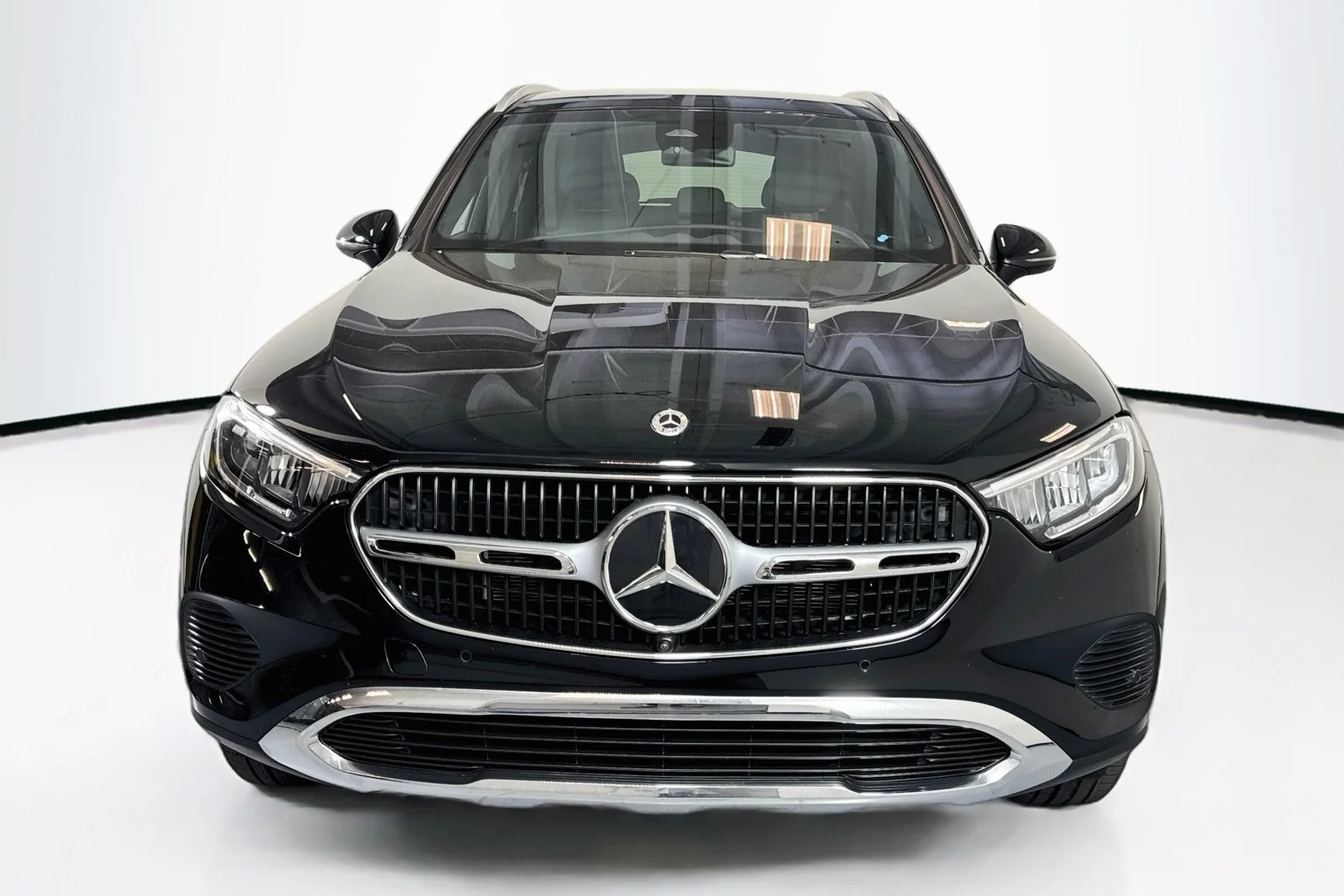 Used 2024 Obsidian Black Metallic Mercedes-Benz GLC 300 image 2