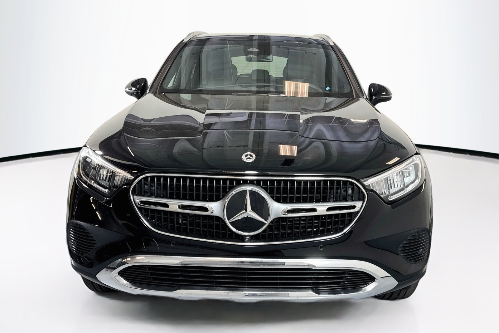 Used 2024 Obsidian Black Metallic Mercedes-Benz GLC 300 image 2