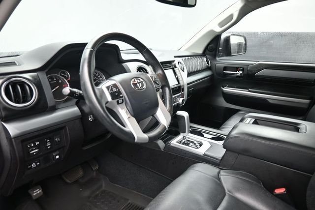 Used 2015 Black Toyota Platinum image 19