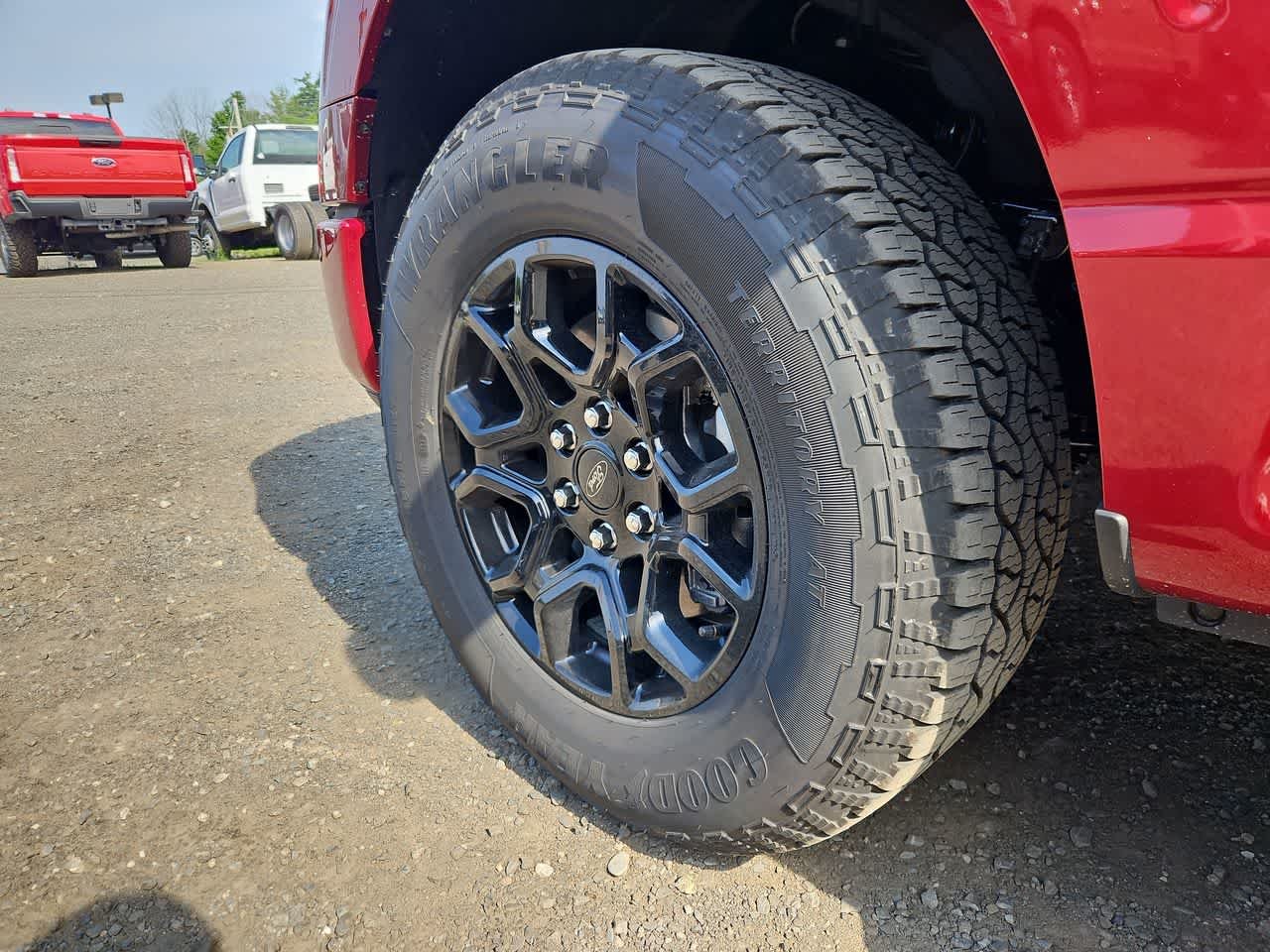 New 2026 Ruby Red Metallic Tinted Clearcoat Ford XLT image 10