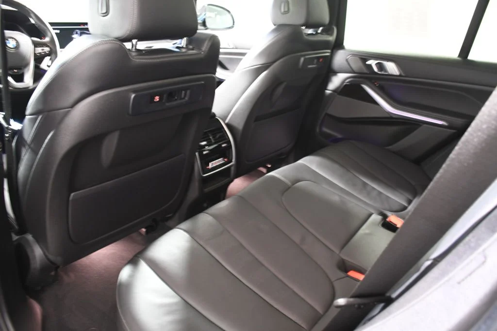 Used 2021 Jet Black BMW xDrive40i image 27