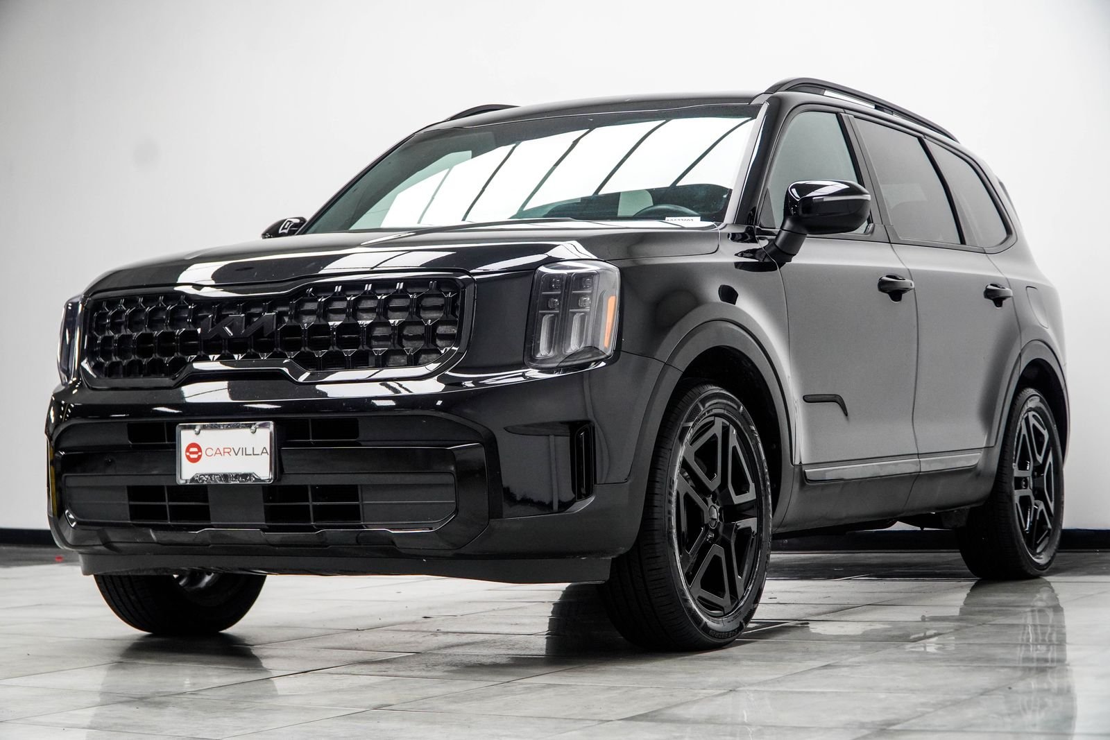 Used 2025 Black Kia EX X-Line image 9