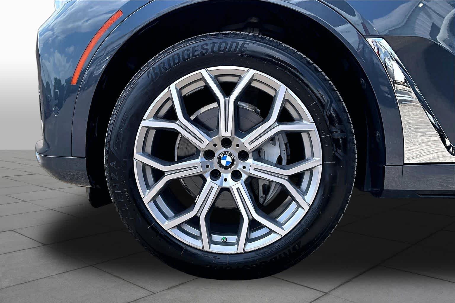 Used 2020 Arctic Gray Metallic BMW xDrive40i image 11