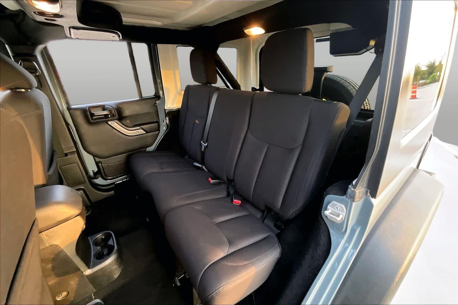 Used 2015 Anvil Clearcoat Jeep Sport image 20
