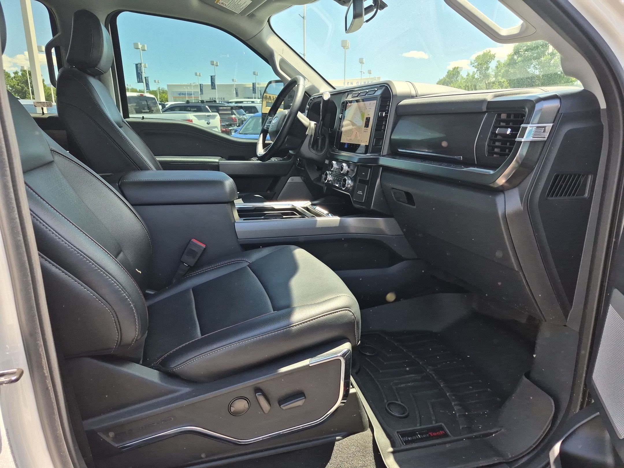 Used 2024 White Metallic Ford LARIAT image 32