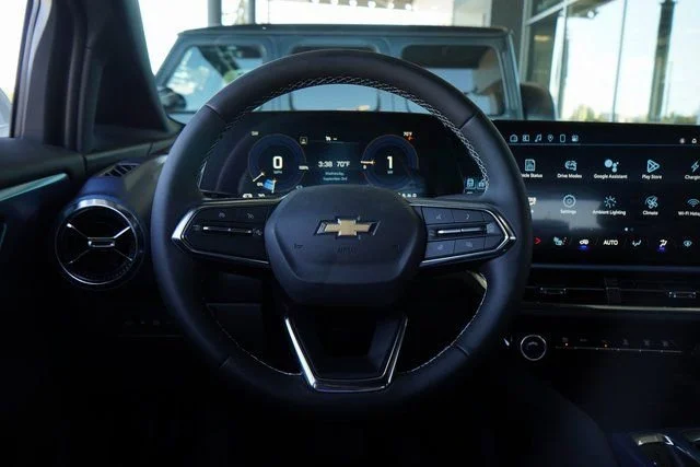 2025 Chevrolet Equinox EV LT - Photo 15