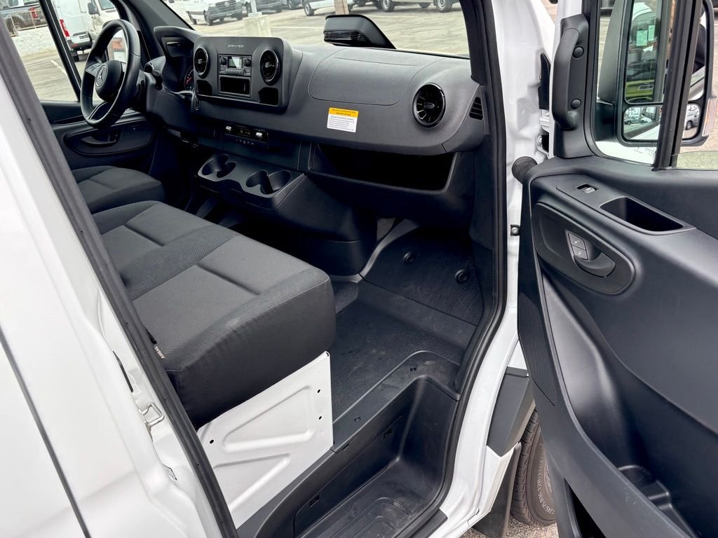 Used 2025 White Mercedes-Benz Cargo 144 WB image 33