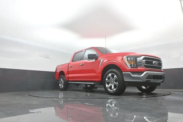 Used 2023 Race Red Ford XLT image 29