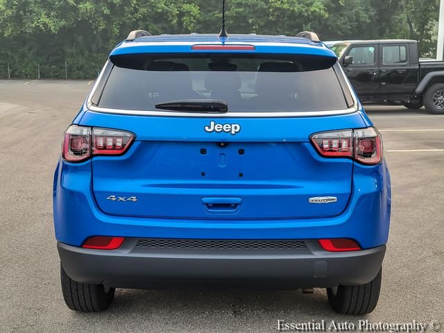 Used 2022 Blue Jeep Latitude image 5