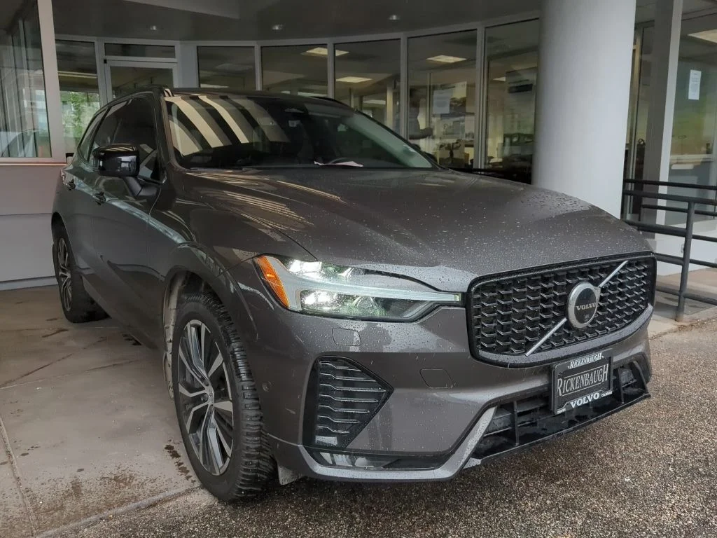 2023 Volvo XC60 B5 Plus Dark Theme AWD's photo
