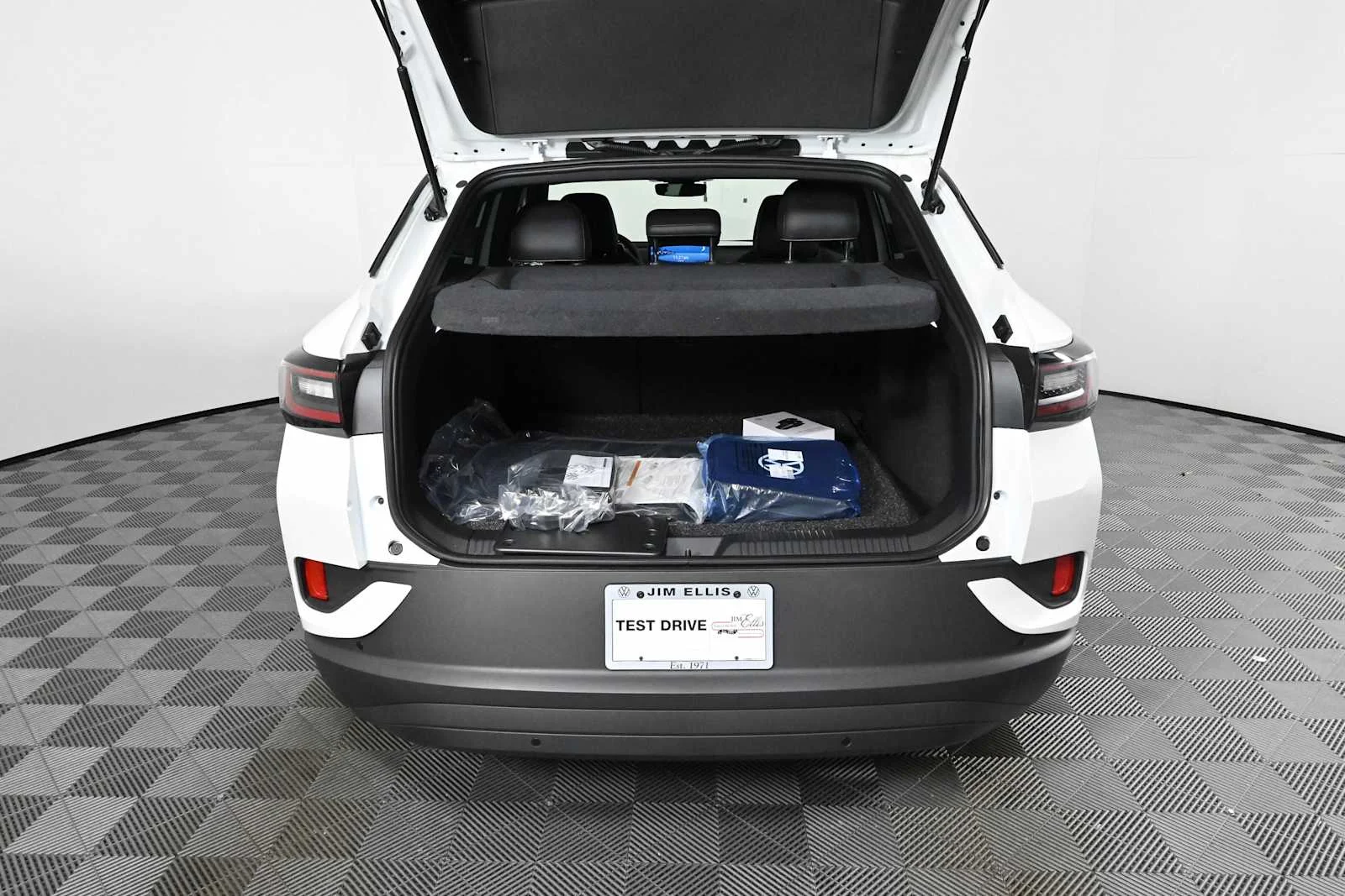 New 2026 OPAL WHITE Volkswagen Pro image 8