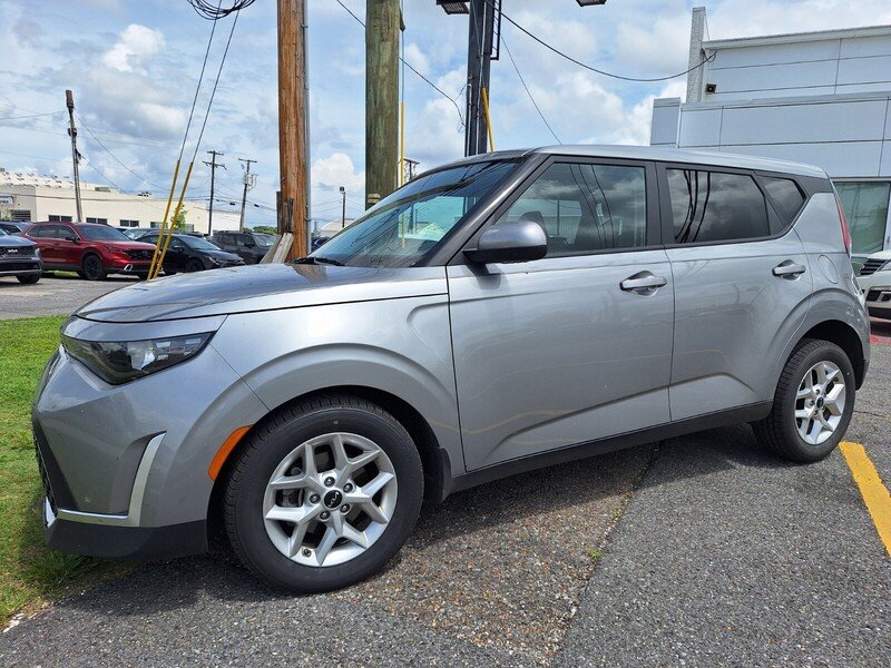 2023 Kia Soul 2.0L LX IVT's photo