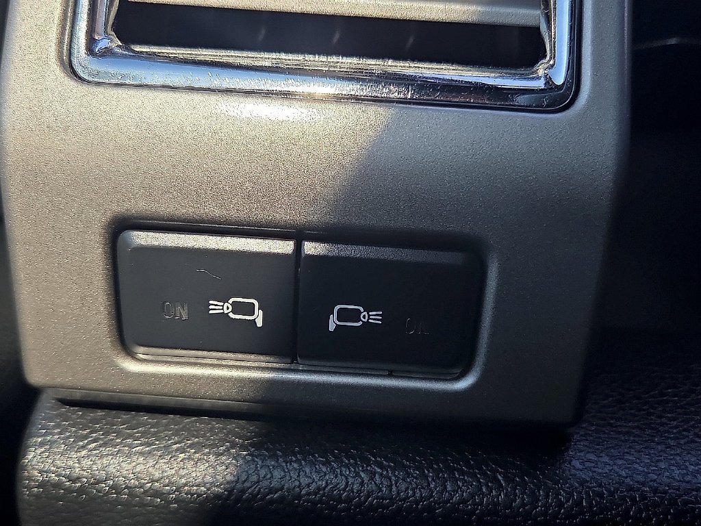 Used 2016 Black Ford Lariat image 22