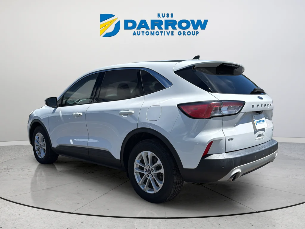Used 2021 White Ford SE image 3