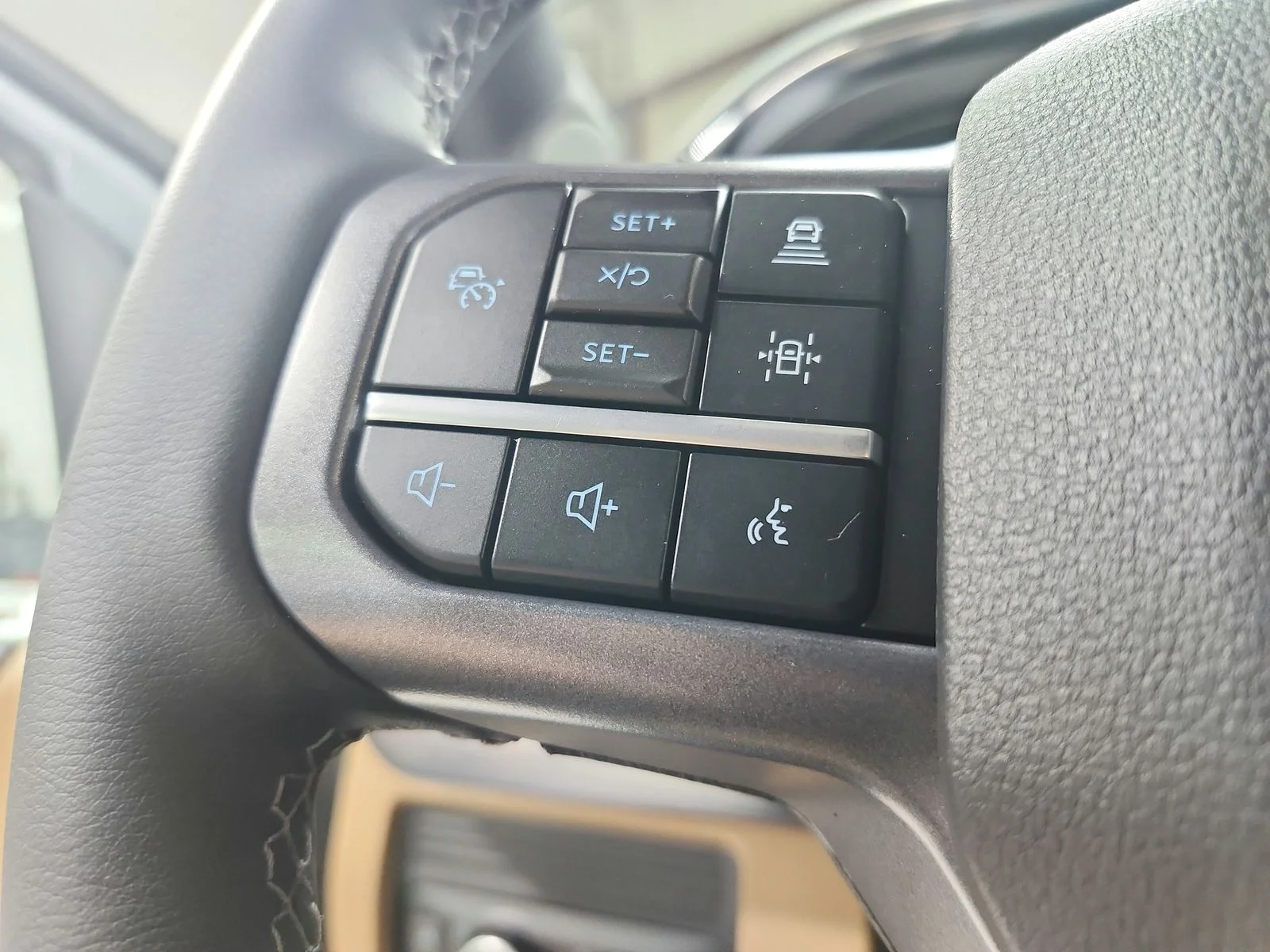 New 2026 Glacier Gray Metallic Tri-Coat Ford F-250® Lariat® image 26