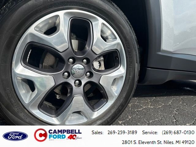 Used 2021 Billet Silver Metallic Clearcoat Jeep Limited image 9