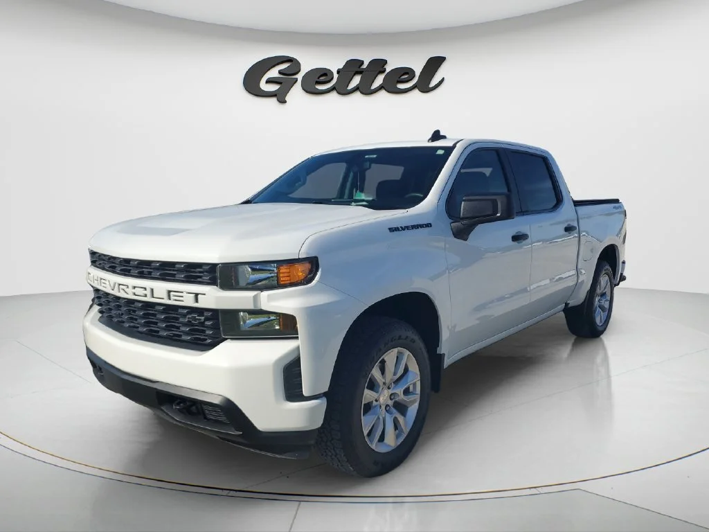 Used 2020 SUMMIT WHITE Chevrolet Custom image 1