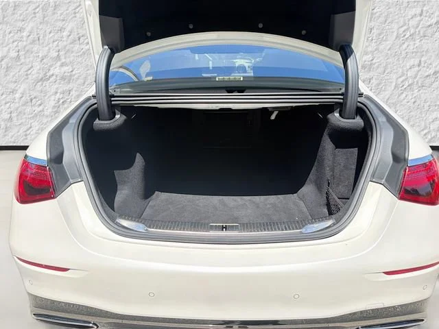 Used 2023 MANUFAKTUR Diamond White Mercedes-Benz S 580 image 12