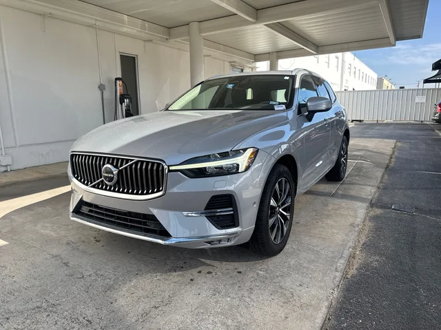 2023 Volvo XC60 B5 Plus Bright Theme