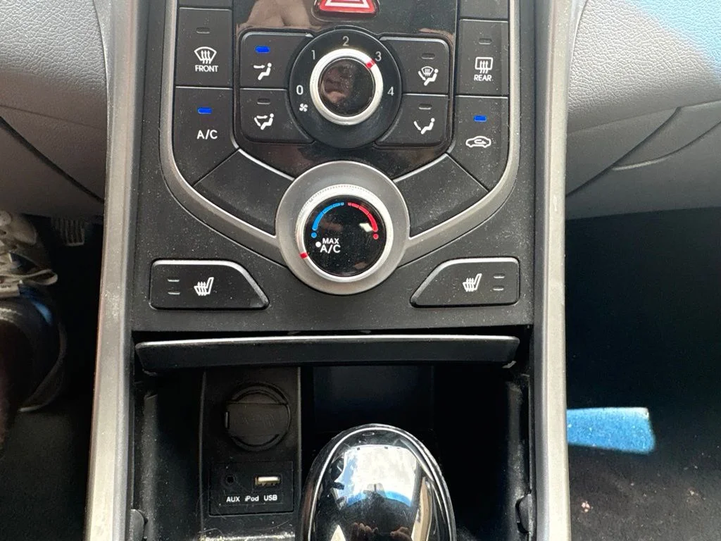 Used 2015 Shale Gray Metallic Hyundai Limited image 20